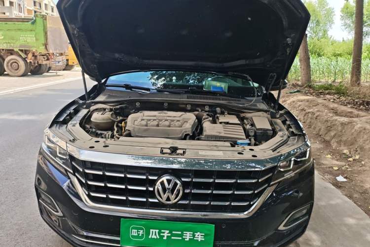 Used Volkswagen Passat 2019 330TSI Elite Edition China VI Engine Bay