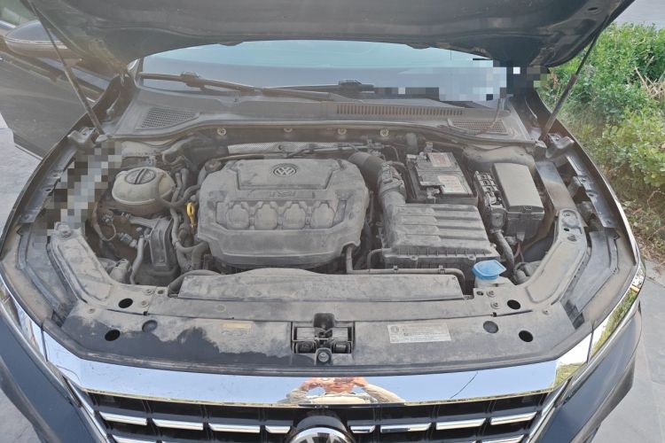 Used Volkswagen Passat 2019 330TSI Luxury Edition China VI Standard Engine Bay