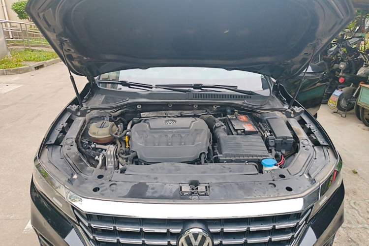 Used Volkswagen Passat 2019 330TSI Elite Edition China V Standard Engine Bay