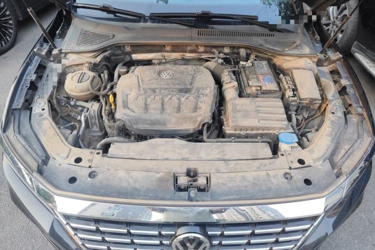 Used Volkswagen Passat 2019 330TSI Luxury Edition China VI Standard Engine Bay