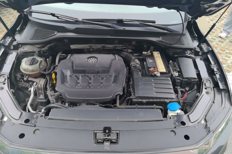 Used Volkswagen Passat 2019 330TSI Elite Edition China VI Engine Bay