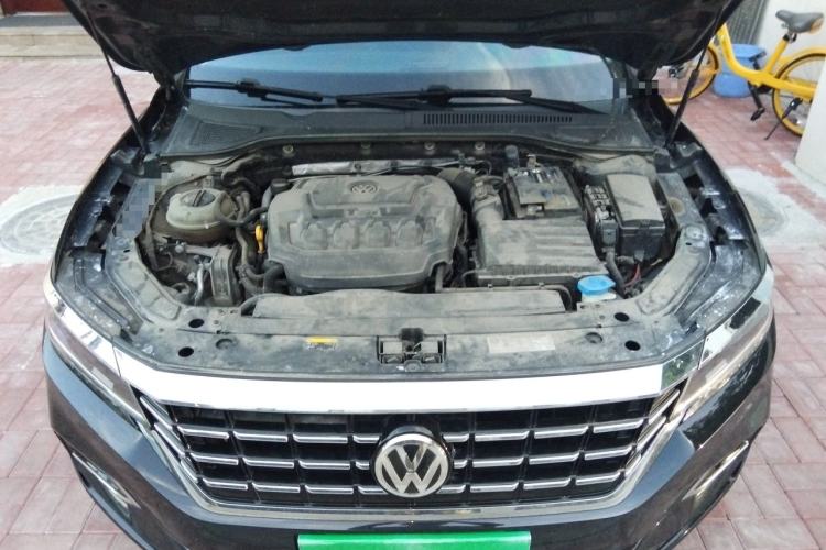 Used Volkswagen Passat 2019 330TSI Luxury Edition China VI Standard Engine Bay