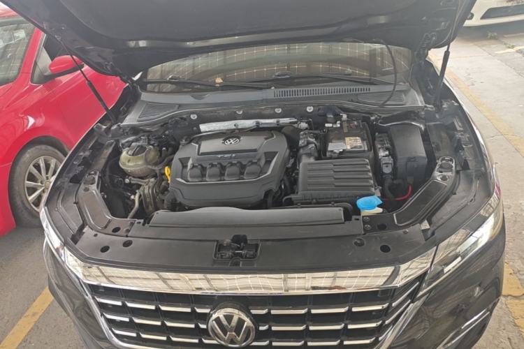 Used Volkswagen Passat 2019 330TSI Elite Edition China V Standard Engine Bay