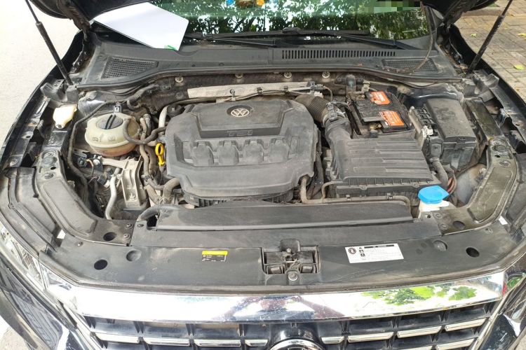 Used Volkswagen Passat 2019 330TSI Elite Edition China VI Engine Bay