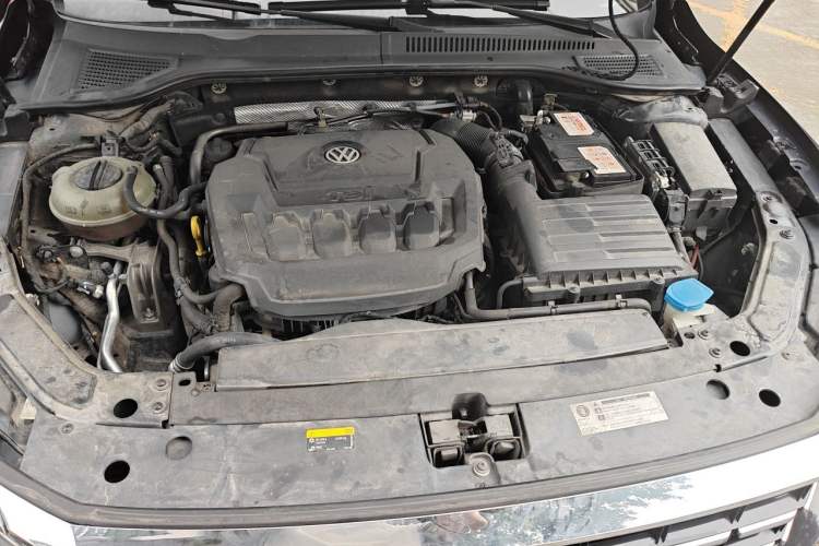 Used Volkswagen Passat 2019 330TSI Elite Edition China VI Engine Bay