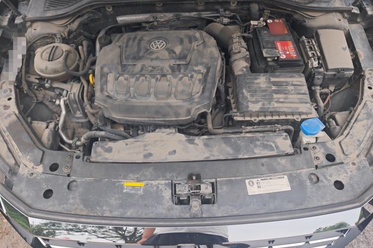 Used Volkswagen Passat 2019 330TSI Luxury Edition China VI Standard Engine Bay