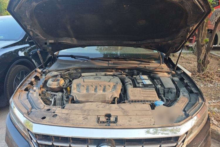 Used Volkswagen Passat 2019 330TSI Elite Edition China VI Engine Bay