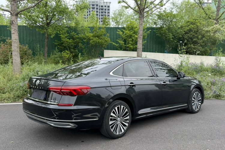 Used Volkswagen Passat 2019 380TSI Luxury Edition China VI Standard Exterior 1
