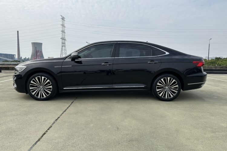 Used Volkswagen Passat 2019 330TSI Prestige Edition China VI Standard Exterior 1