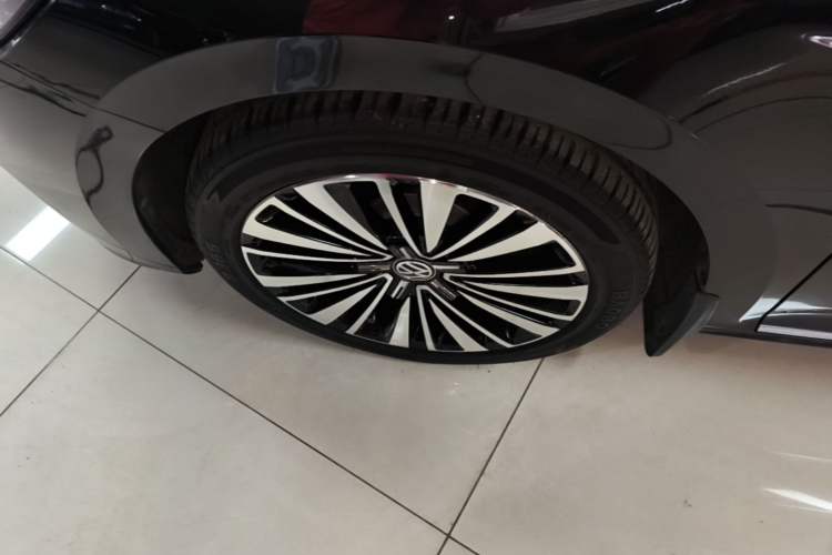 Used Volkswagen Passat 2019 330TSI Luxury Edition China VI Standard Exterior 1