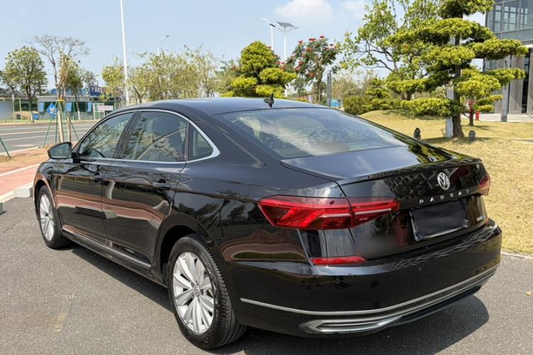 Used Volkswagen Passat 2019 330TSI Elite Edition China VI Exterior 2