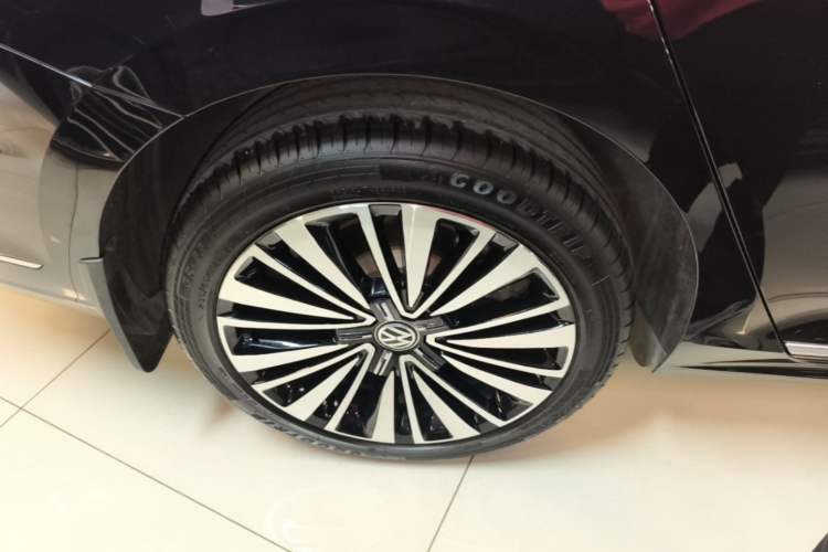 Used Volkswagen Passat 2019 330TSI Luxury Edition China VI Standard Exterior 2