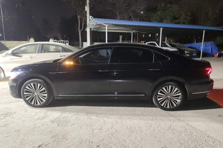 Used Volkswagen Passat 2019 380TSI Prestige Edition China VI Standard Exterior 3