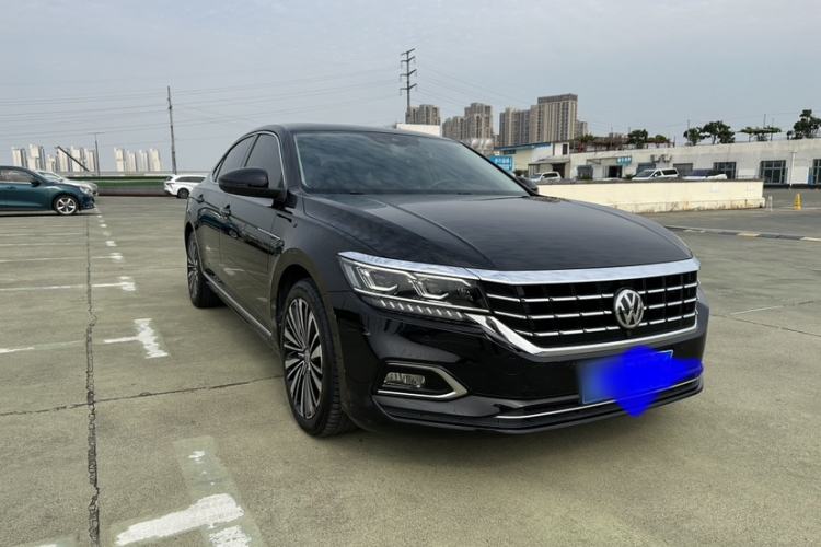 Used Volkswagen Passat 2019 330TSI Prestige Edition China VI Standard Exterior 3