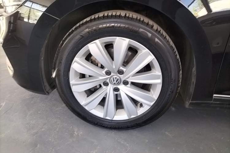 Used Volkswagen Passat 2019 330TSI Elite Edition China VI Exterior 3