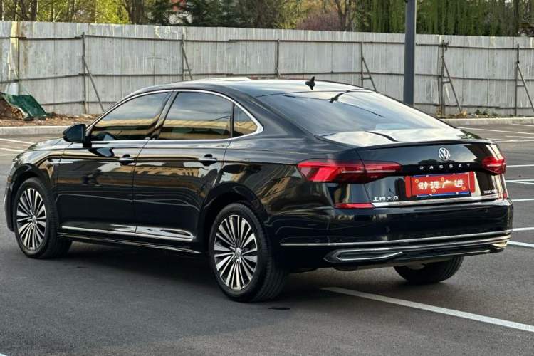 Used Volkswagen Passat 2019 330TSI Luxury Edition China VI Standard Exterior 3