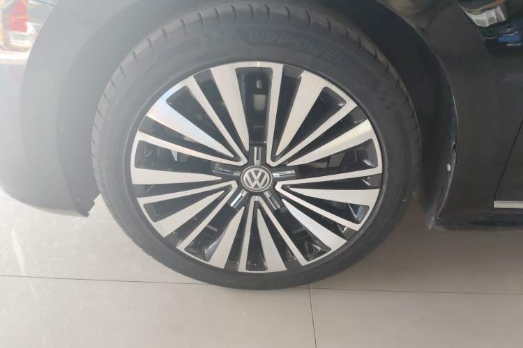 Used Volkswagen Passat 2019 330TSI Luxury Edition China VI Standard Exterior 4