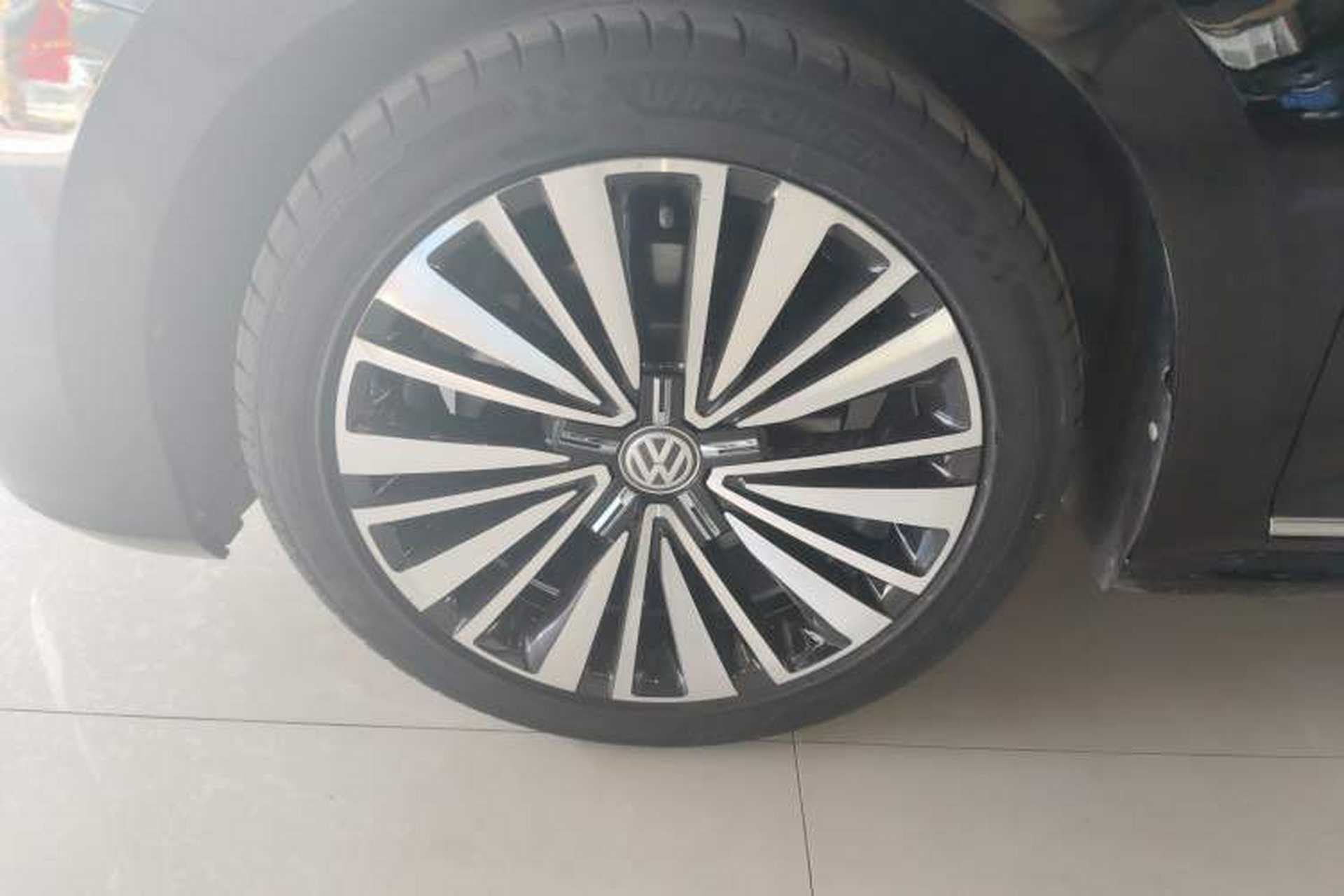 Used Volkswagen Passat 2019 330TSI Luxury Edition China VI Standard Exterior 4
