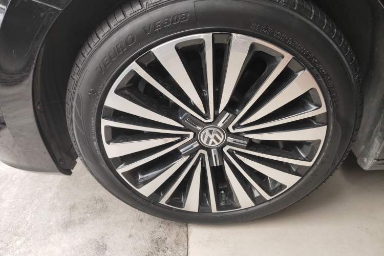 Used Volkswagen Passat 2019 330TSI Luxury Edition China VI Standard Exterior 4