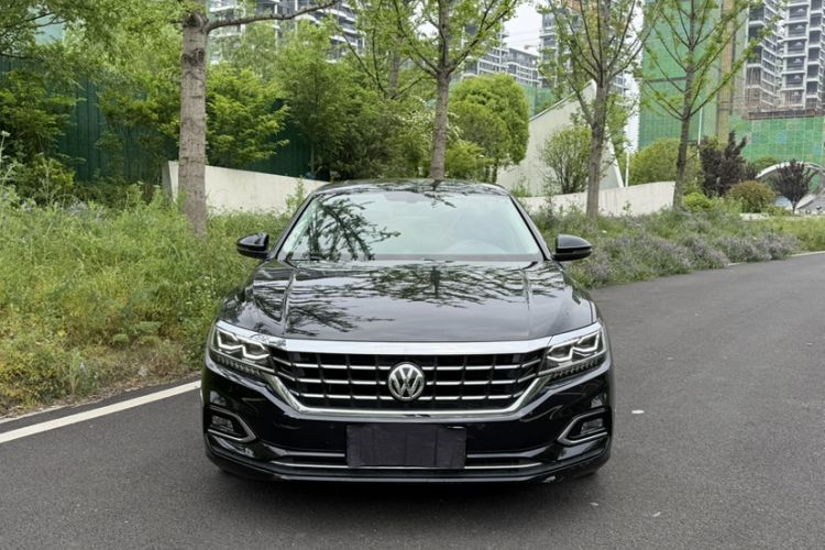 Used Volkswagen Passat 2019 380TSI Luxury Edition China VI Standard Exterior 4