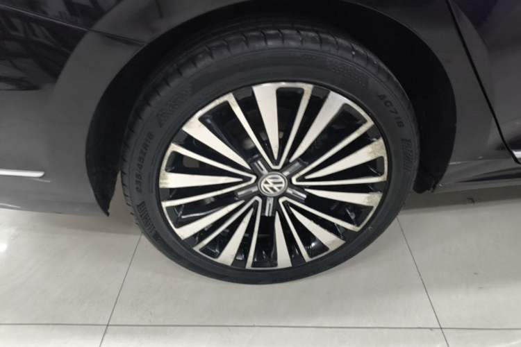 Used Volkswagen Passat 2019 330TSI Luxury Edition China VI Standard Exterior 5