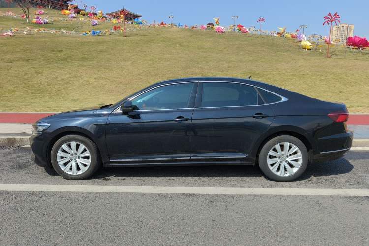 Used Volkswagen Passat 2019 330TSI Elite Edition China VI Exterior 5
