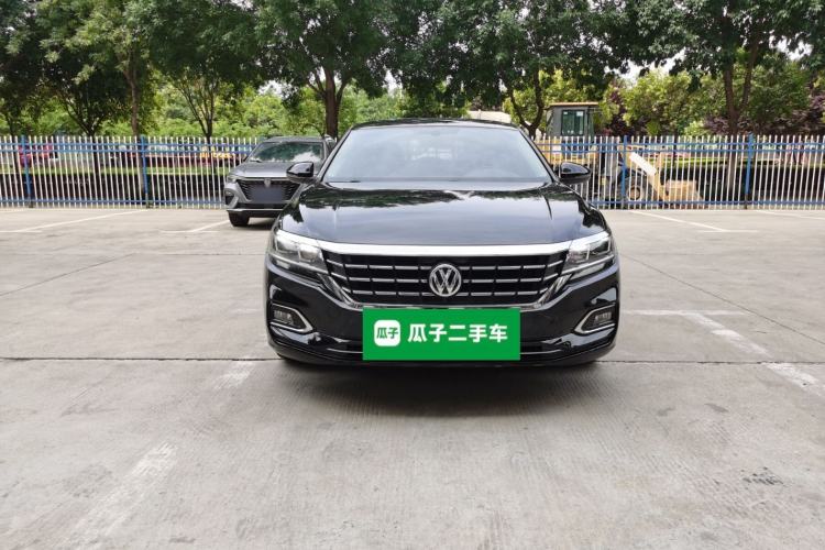 Used Volkswagen Passat 2019 330TSI Elite Edition China VI Front