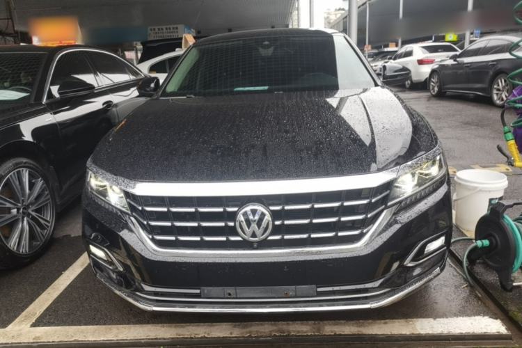 Used Volkswagen Passat 2019 330TSI Prestige Edition China VI Standard Front