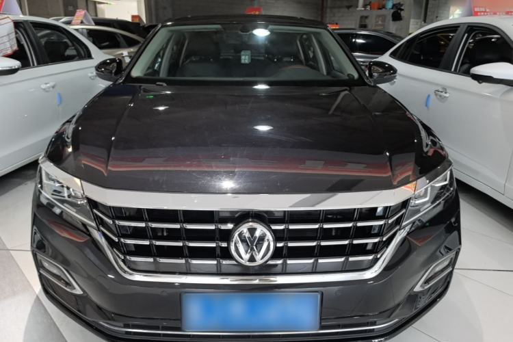 Used Volkswagen Passat 2019 330TSI Elite Edition China VI Front