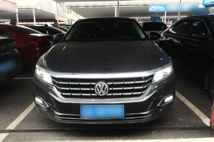 Used Volkswagen Passat 2019 330TSI Luxury Edition China VI Standard Front