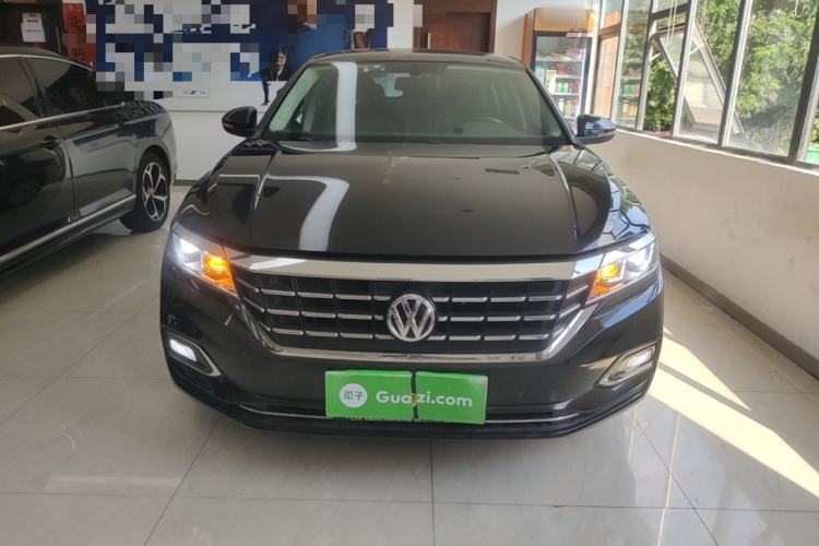 Used Volkswagen Passat 2019 330TSI Elite Edition China VI Front