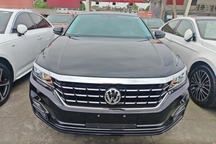 Used Volkswagen Passat 2019 330TSI Elite Edition China VI Front