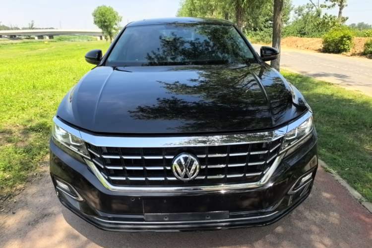 Used Volkswagen Passat 2019 330TSI Elite Edition China VI Front