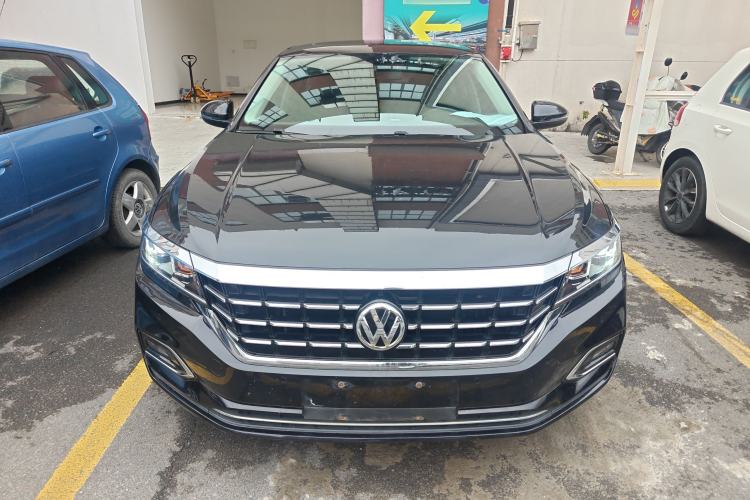 Used Volkswagen Passat 2019 330TSI Elite Edition China VI Front