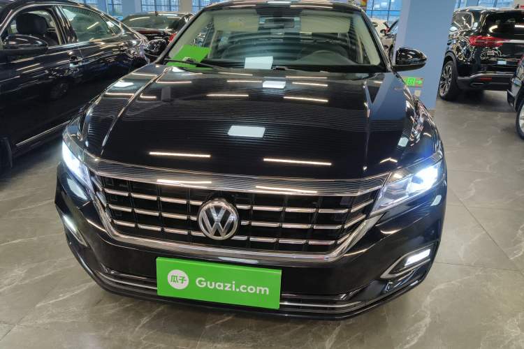 Used Volkswagen Passat 2019 330TSI Elite Edition China VI Front