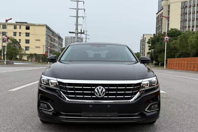 Used Volkswagen Passat 2019 330TSI Elite Edition China VI Front