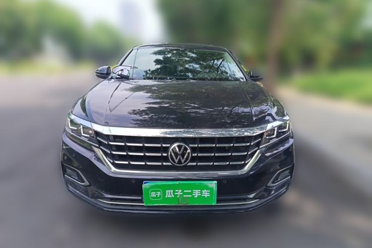 Used Volkswagen Passat 2019 330TSI Elite Edition China VI Front
