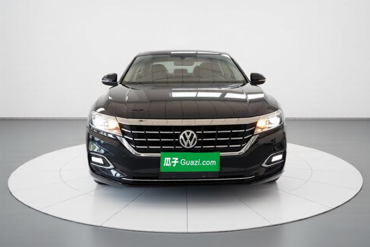 Used Volkswagen Passat 2019 330TSI Elite Edition China VI Front