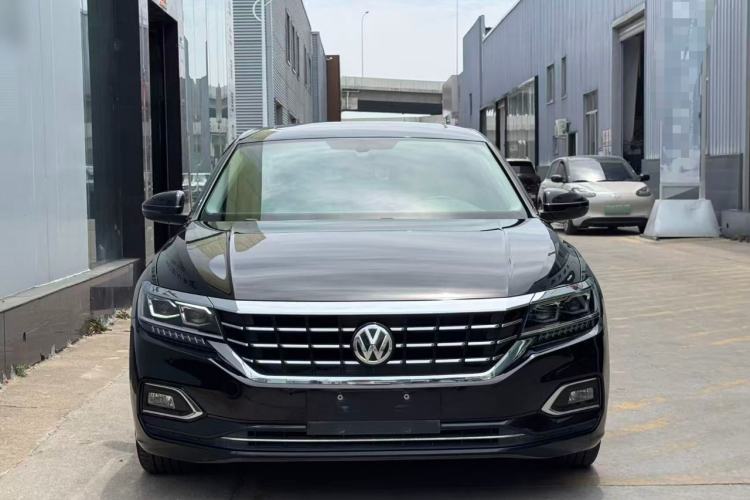 Used Volkswagen Passat 2019 330TSI Luxury Edition China VI Standard Front
