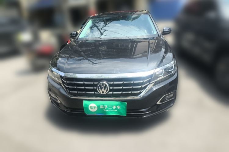 Used Volkswagen Passat 2019 330TSI Elite Edition China VI Front