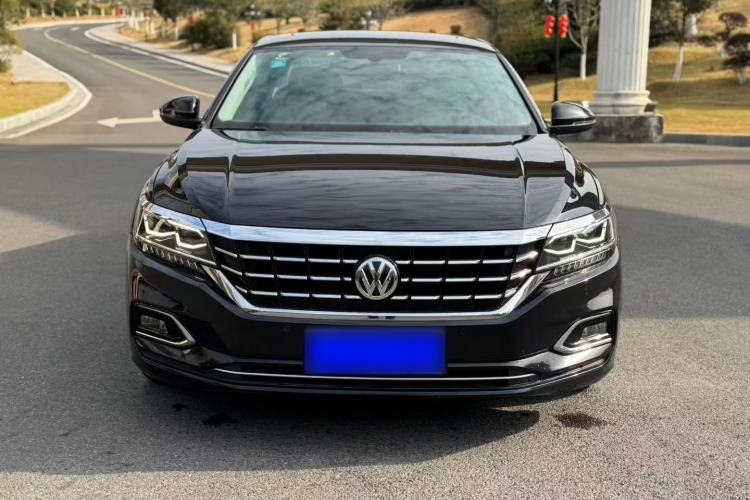 Used Volkswagen Passat 2019 330TSI Elite Edition China VI Front
