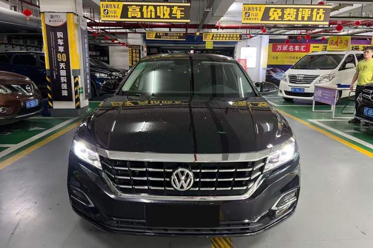 Used Volkswagen Passat 2019 280TSI Business Edition China VI Front