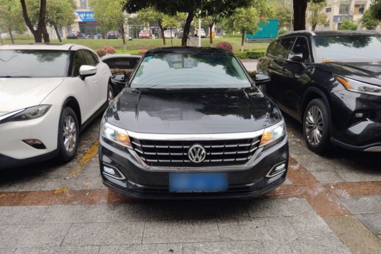 Used Volkswagen Passat 2019 280TSI Business Edition China VI Front