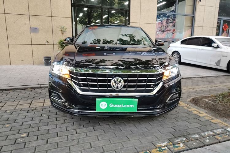 Used Volkswagen Passat 2019 330TSI Elite Edition China VI Front