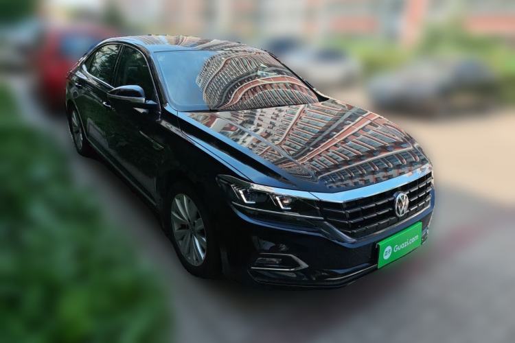 Used Volkswagen Passat 2019 330TSI Elite Edition China VI Front Right 45 Deg