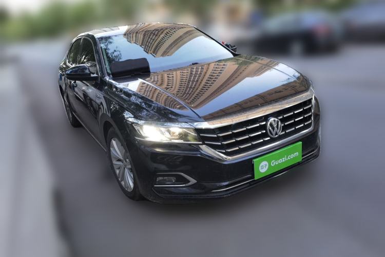 Used Volkswagen Passat 2019 330TSI Elite Edition China VI Front Right 45 Deg