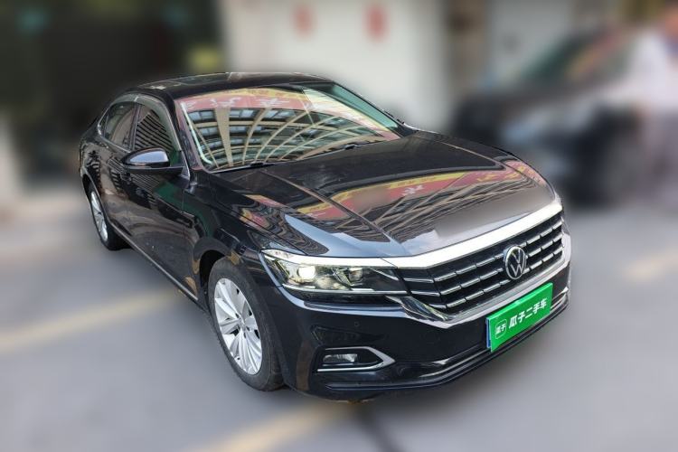 Used Volkswagen Passat 2019 330TSI Elite Edition China VI Front Right 45 Deg
