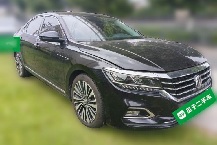 Used Volkswagen Passat 2019 330TSI Luxury Edition China VI Standard Front Right 45 Deg