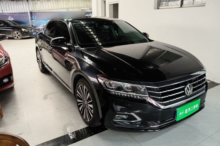 Used Volkswagen Passat 2019 380TSI Prestige Edition China VI Standard Front Right 45 Deg