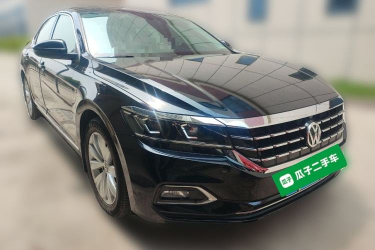 Used Volkswagen Passat 2019 330TSI Elite Edition China VI Front Right 45 Deg